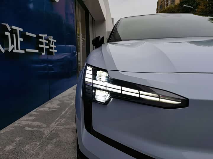 Volvo EX30 2025 2025款 后驱长续航版 Plus