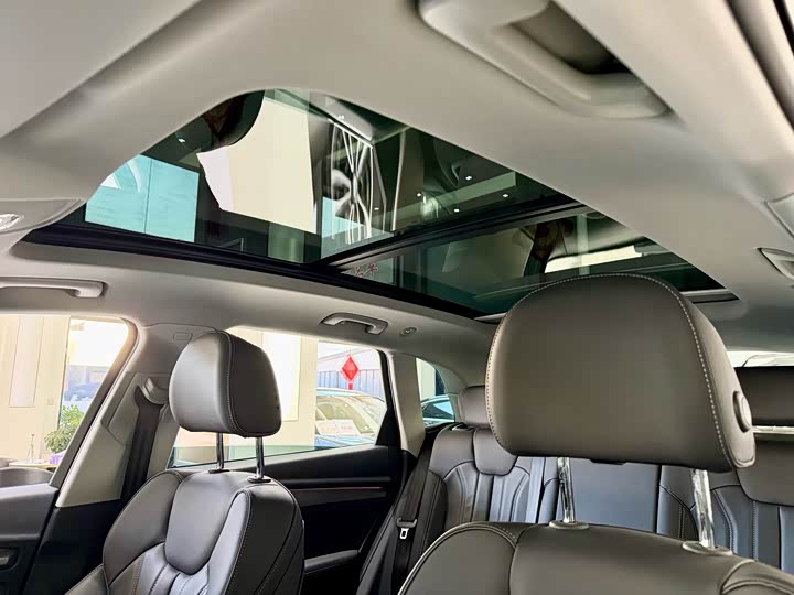 Photo 5 - Audi Q5L