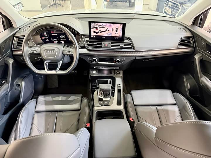 Photo 7 - Audi Q5L
