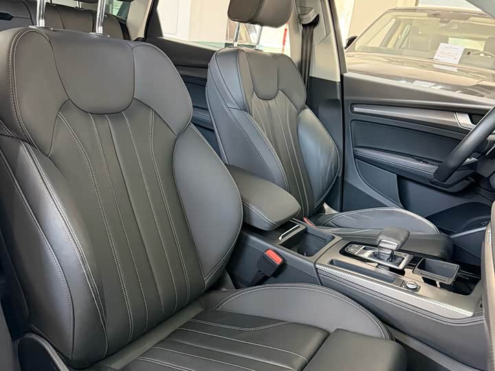 Photo 9 - Audi Q5L
