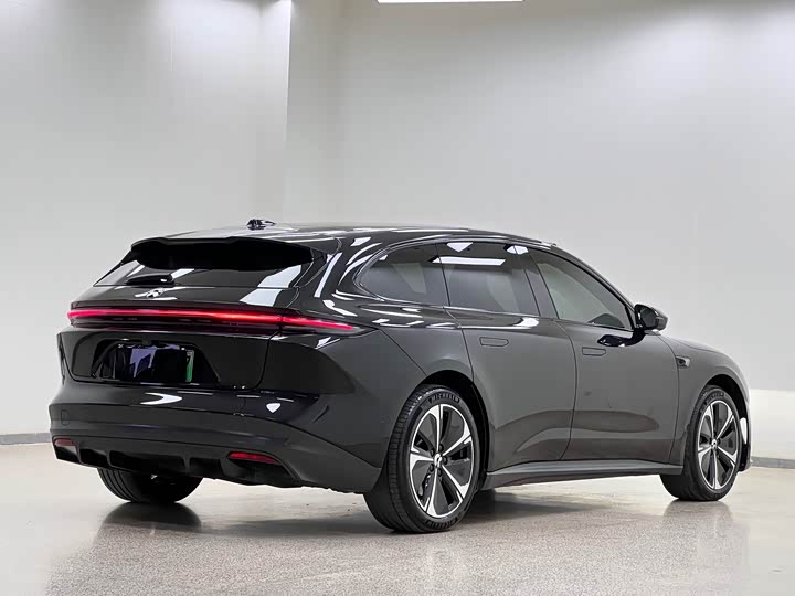 Фото 7 - Nio ET5T