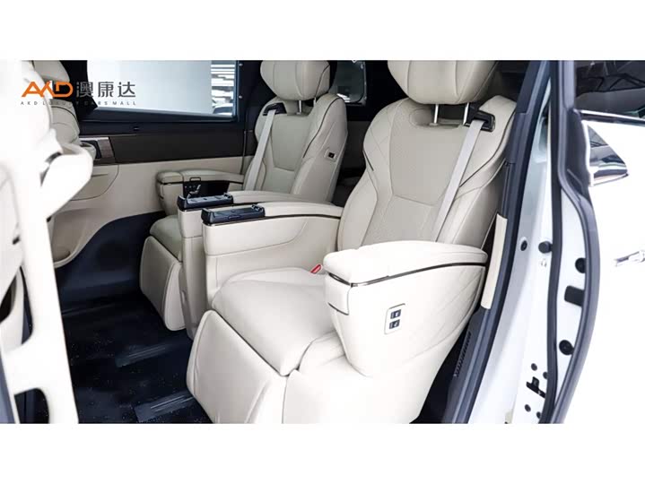 Фото 7 - Toyota Alphard