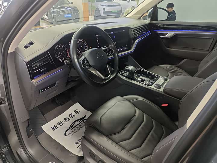 Volkswagen Touareg 2022 2022款 3.0TSI 锐享版 曜黑运动套装