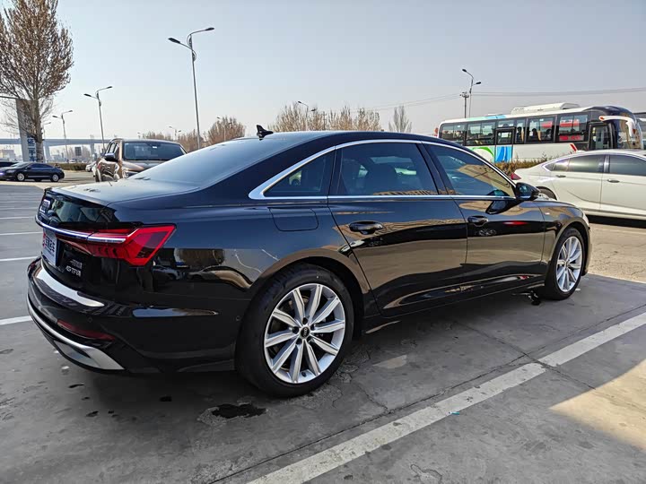 Zdjęcie 4 - Audi A6L