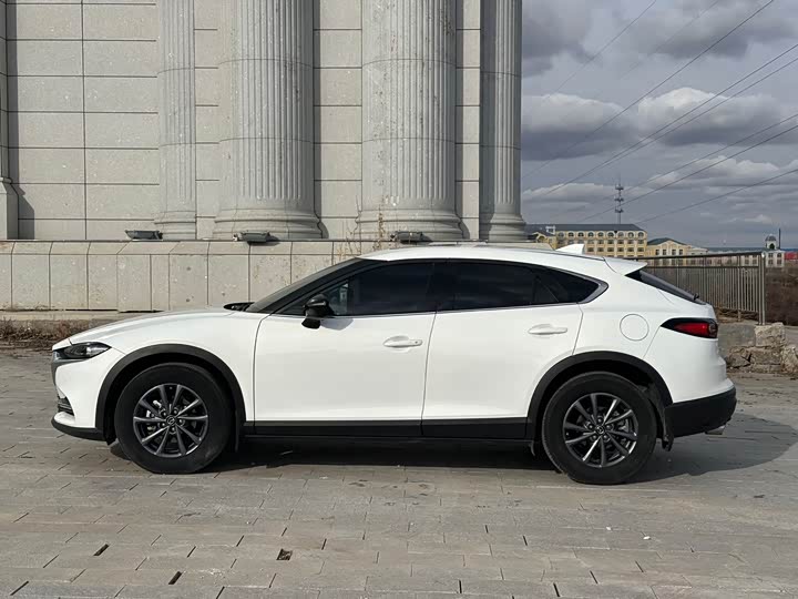 Mazda CX-4 2021 2021款 2.0L 自动两驱蓝天探索版