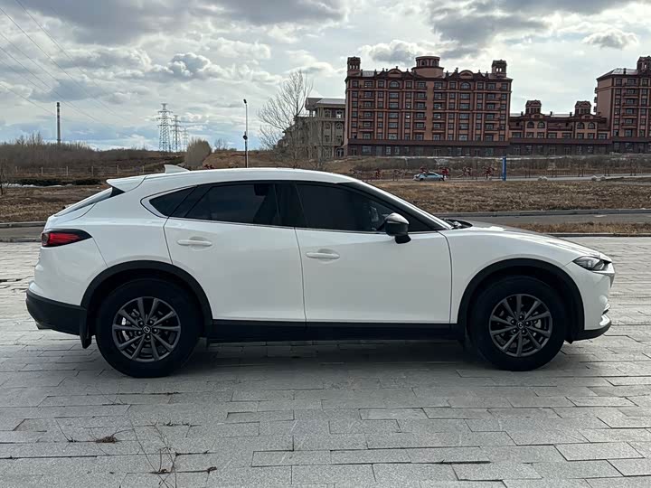 Mazda CX-4 2021 2021款 2.0L 自动两驱蓝天探索版