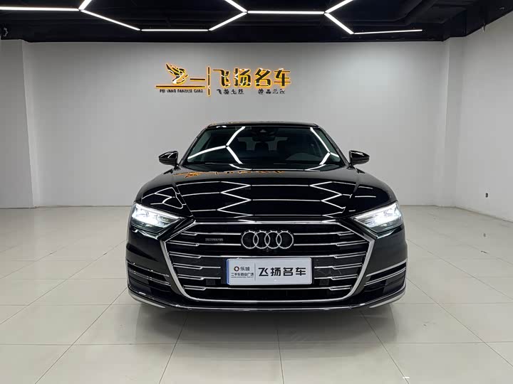 Фото 2 - Audi A8