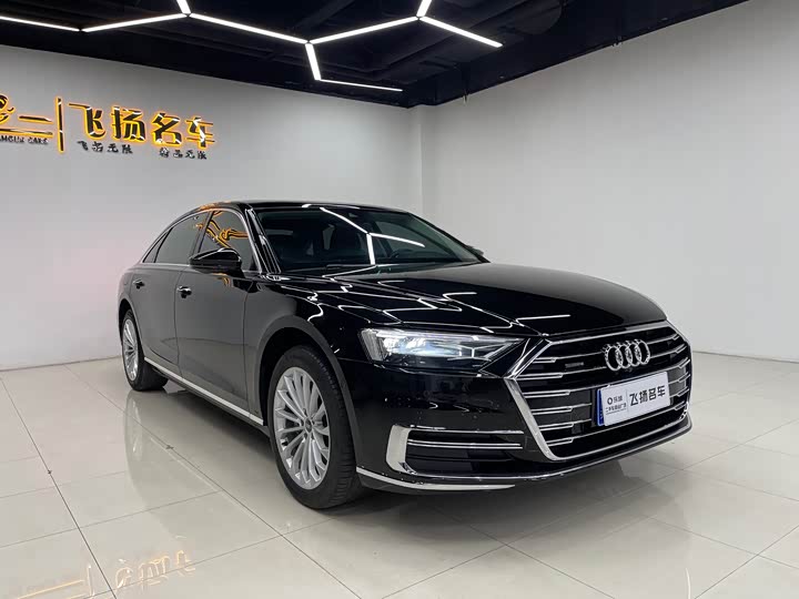 Фото 3 - Audi A8