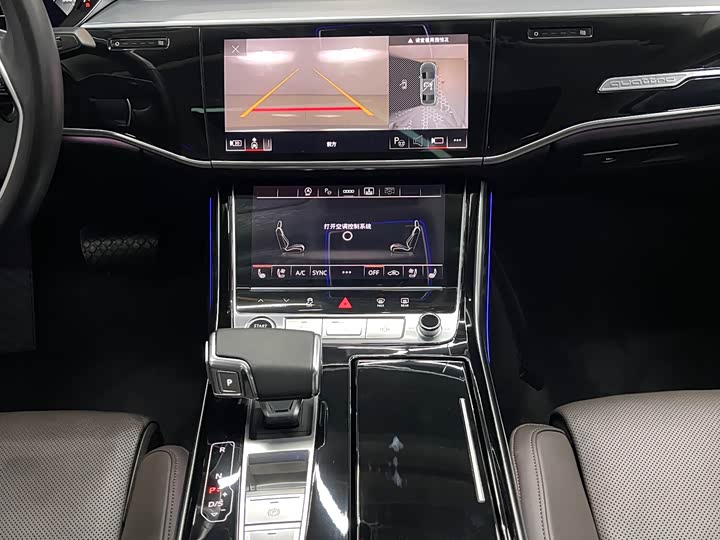 Фото 7 - Audi A8
