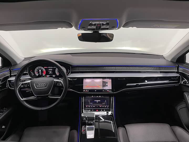 Фото 8 - Audi A8