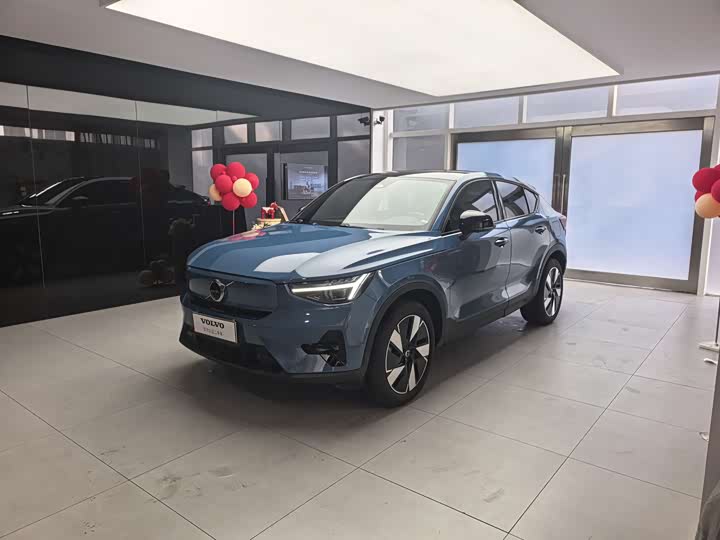 2024 Volvo C40
