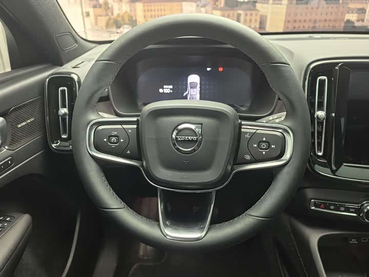 2024 Volvo C40