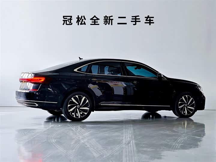 Фото 3 - Volkswagen Passat