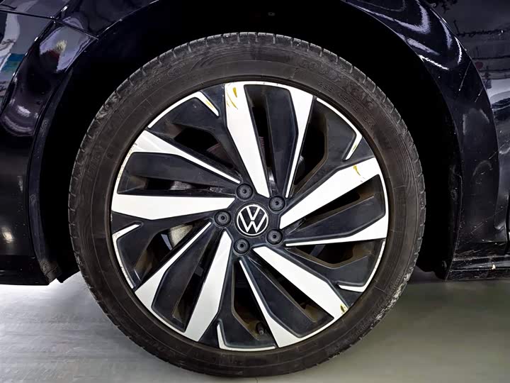 Фото 7 - Volkswagen Passat