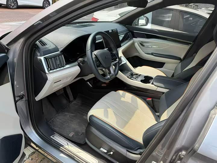 Photo 3 - BYD Song Plus Hybrid/EV