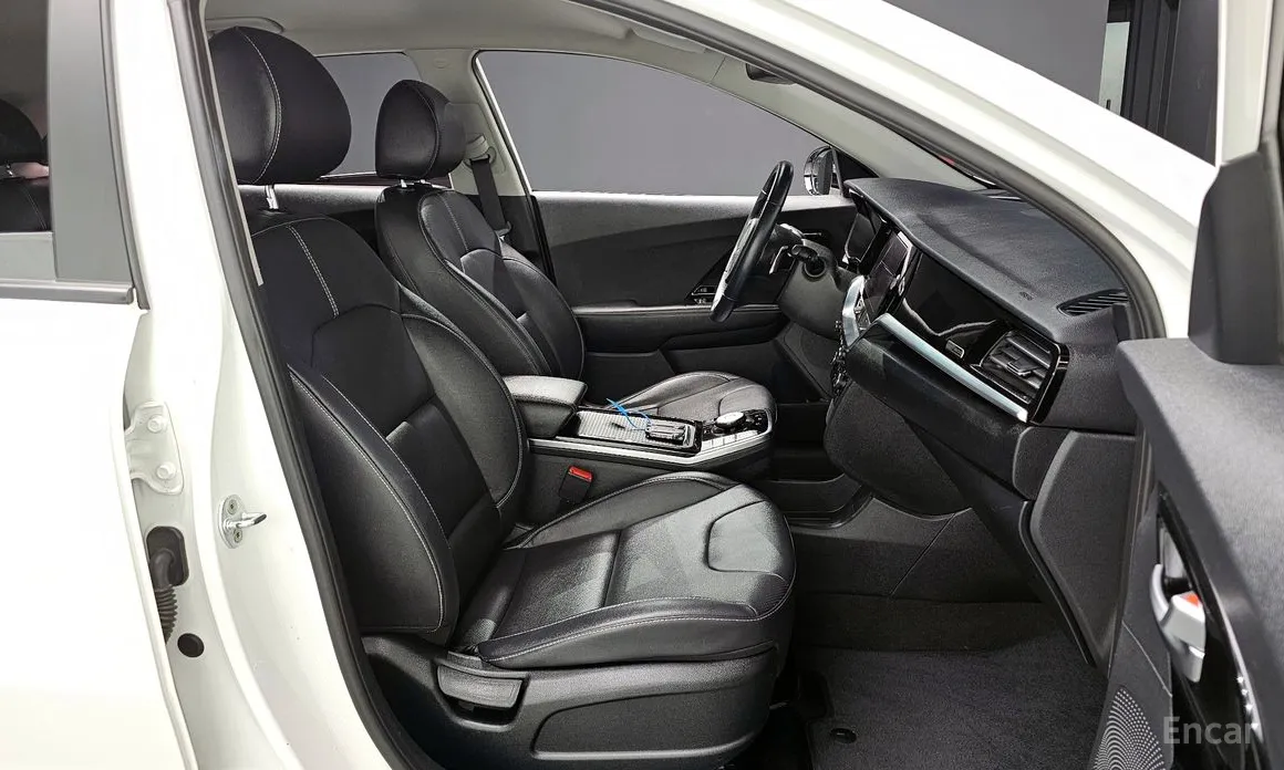 Zdjęcie 10 - Kia Niro