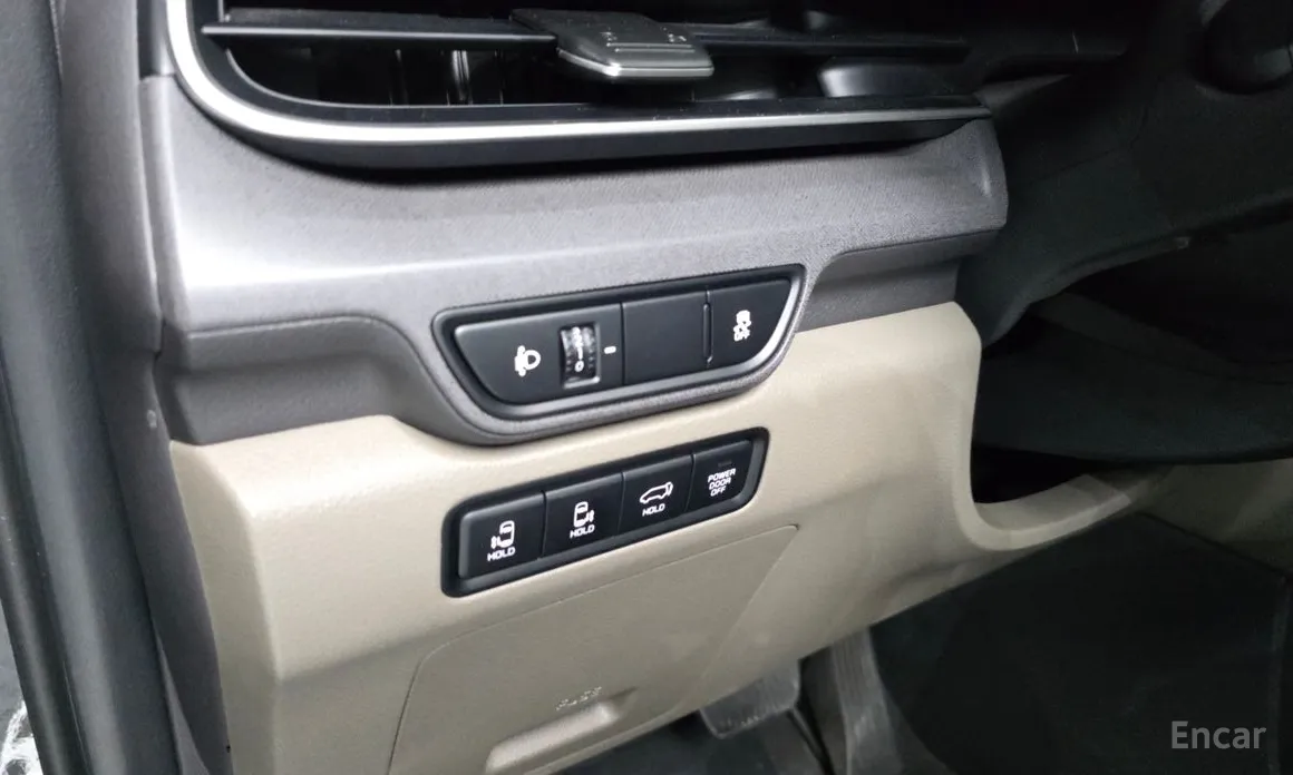 Kia Carnival 2023 9-Seater Noblesse
