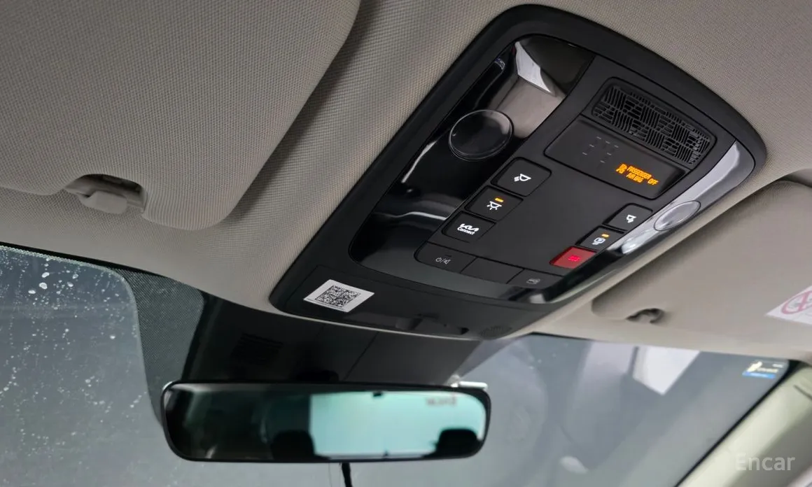 Kia Carnival 2023 9-Seater Noblesse