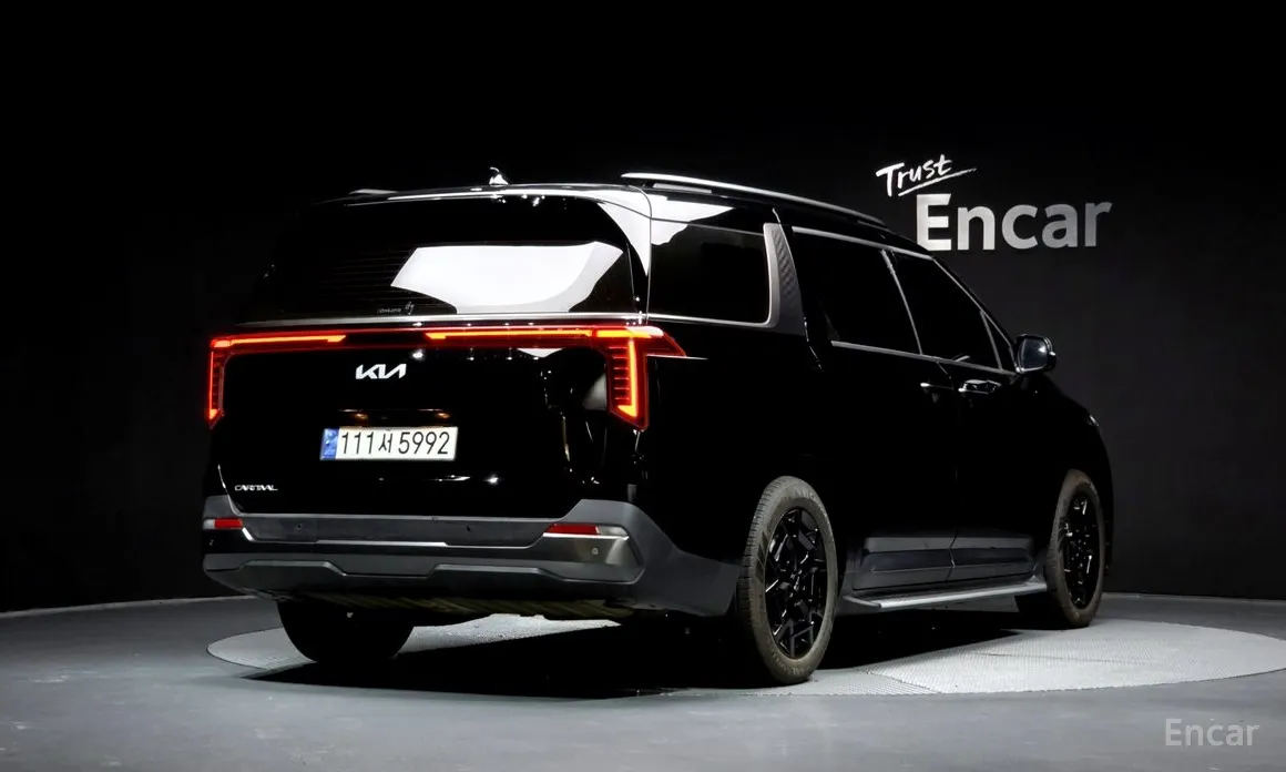Kia Carnival 2023 9-Seater Noblesse