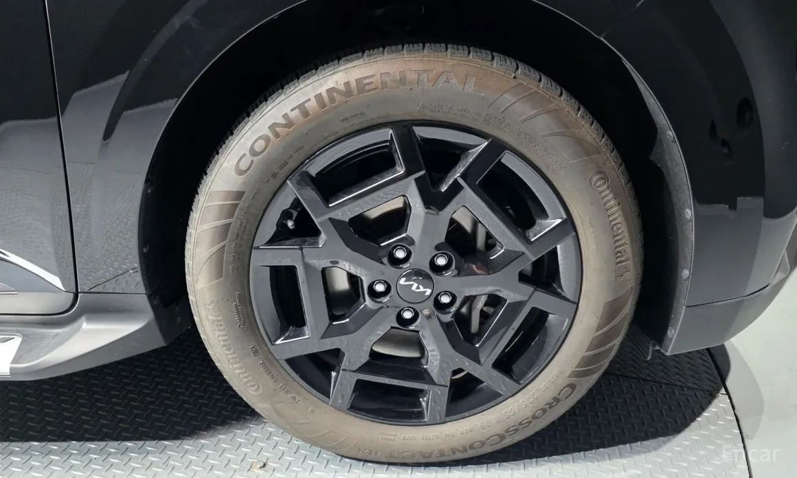 Kia Carnival 2023 9-Seater Noblesse