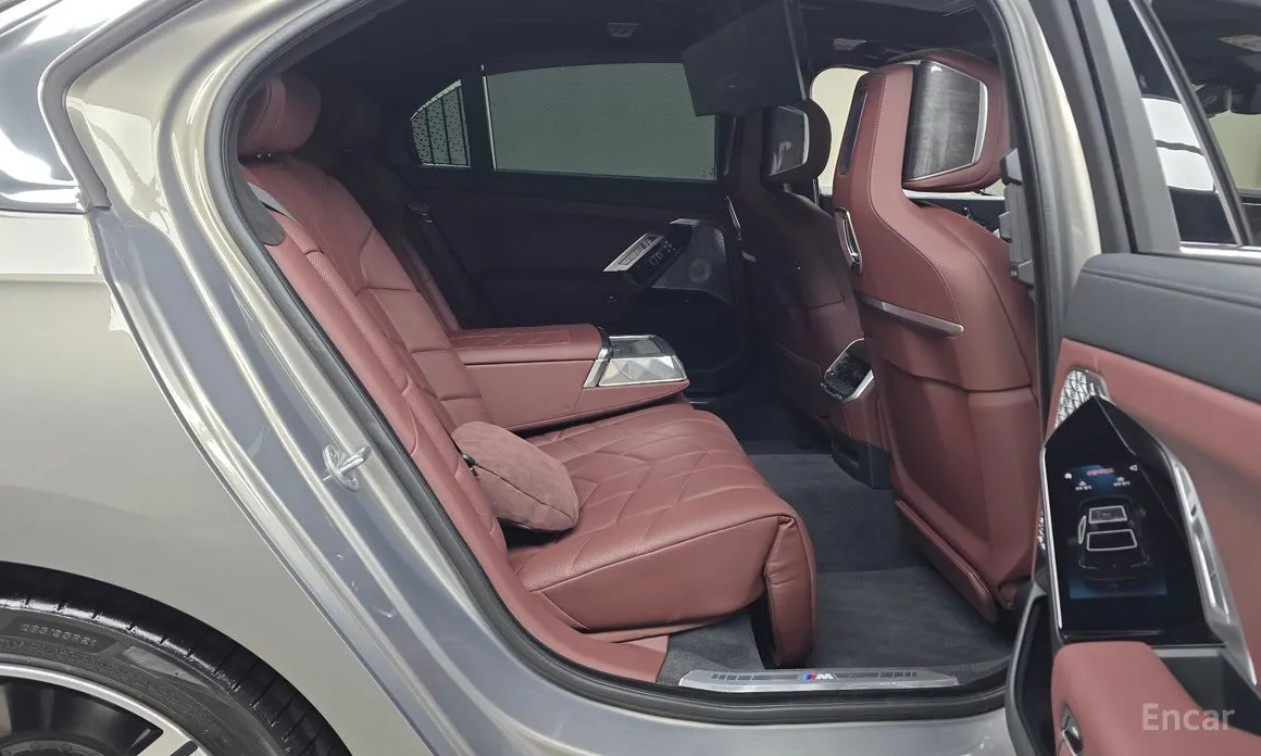 BMW i7 2022 xDrive 60 M sport