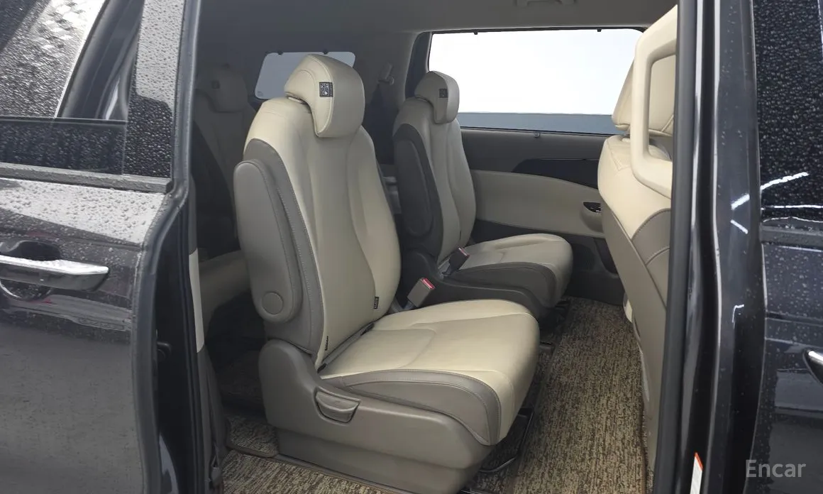 Zdjęcie 12 - Kia Carnival