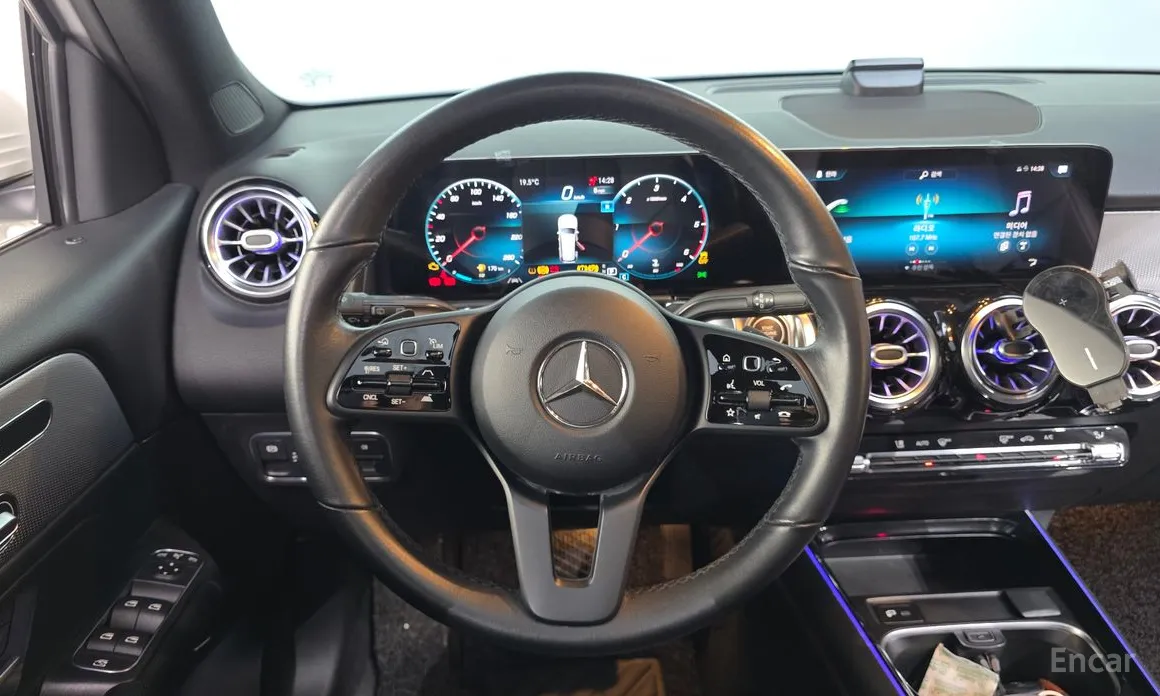 Фото 13 - Mercedes-Benz GLB-Class