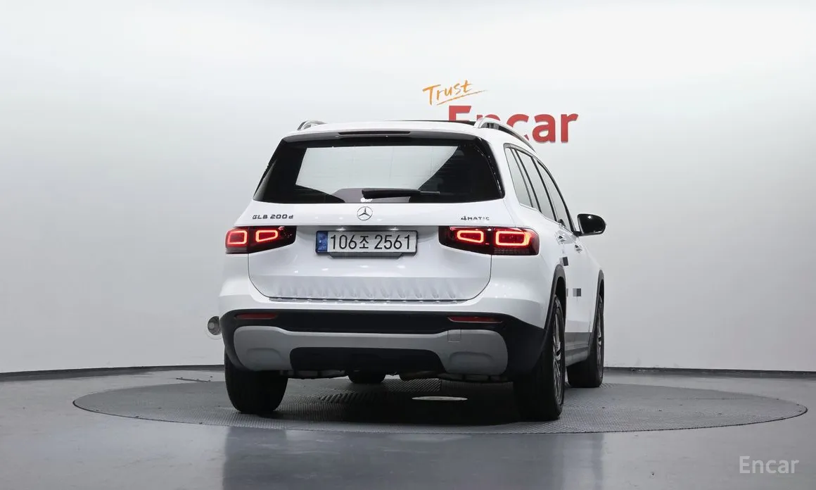 Фото 4 - Mercedes-Benz GLB-Class