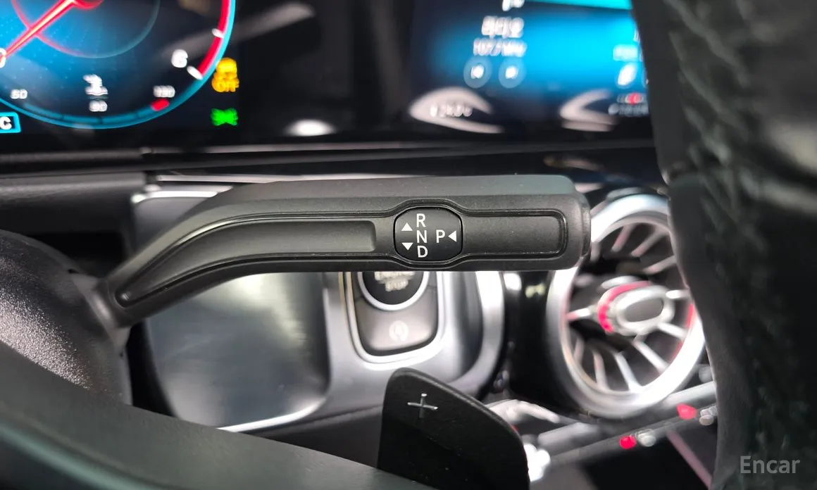 Фото 9 - Mercedes-Benz GLB-Class