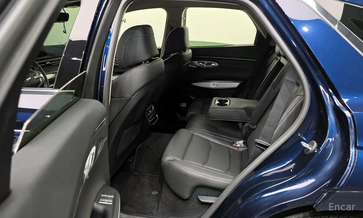 Фото 20 - Genesis GV70