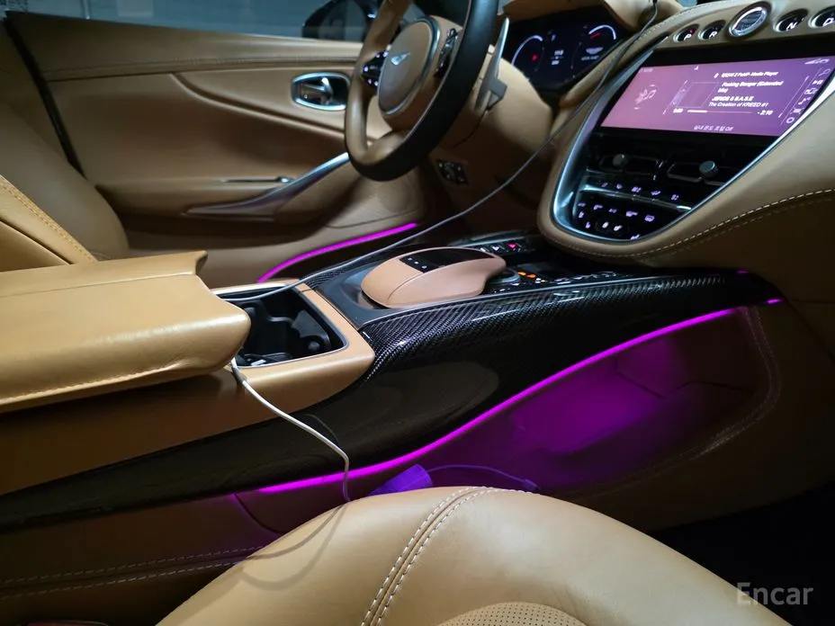 Aston Martin DBX 2020 4.0 V8