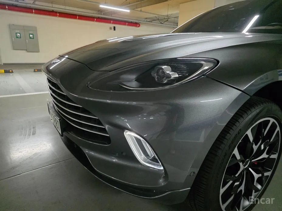 Aston Martin DBX 2020 4.0 V8