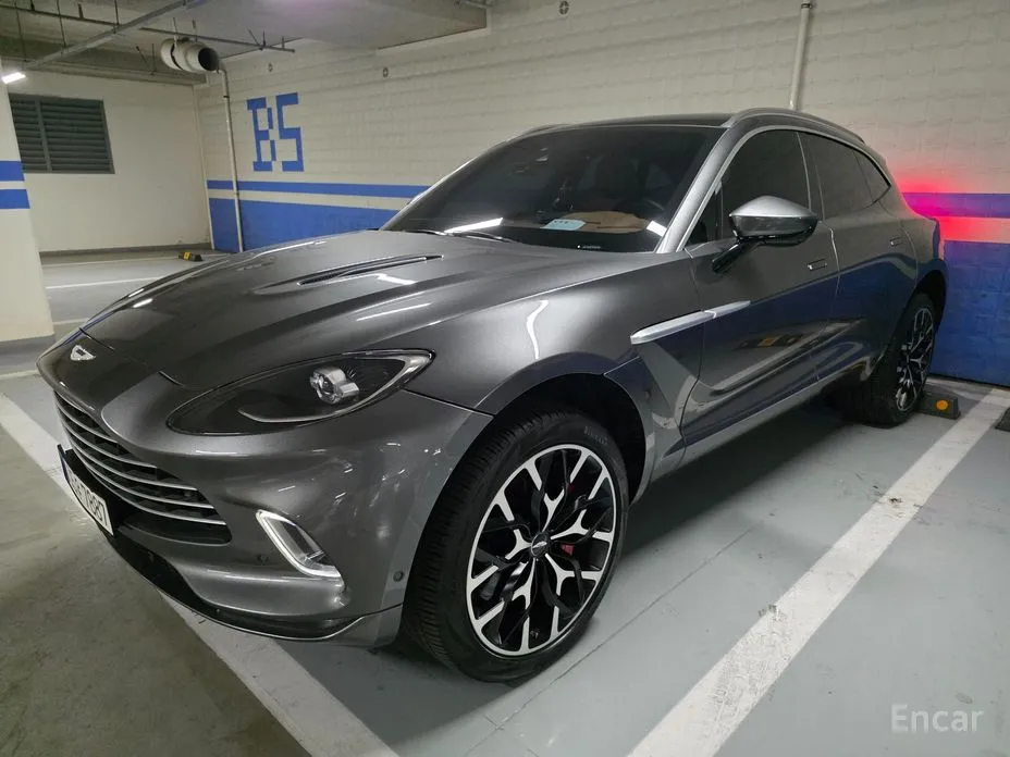 Aston Martin DBX 2020 4.0 V8