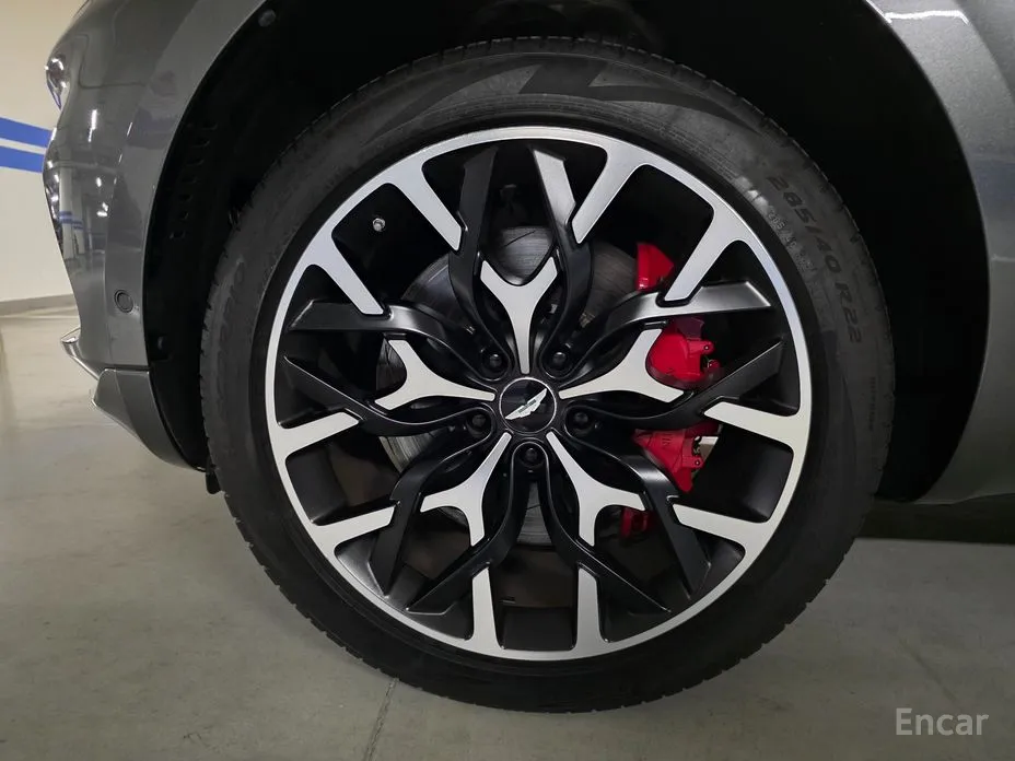 Aston Martin DBX 2020 4.0 V8