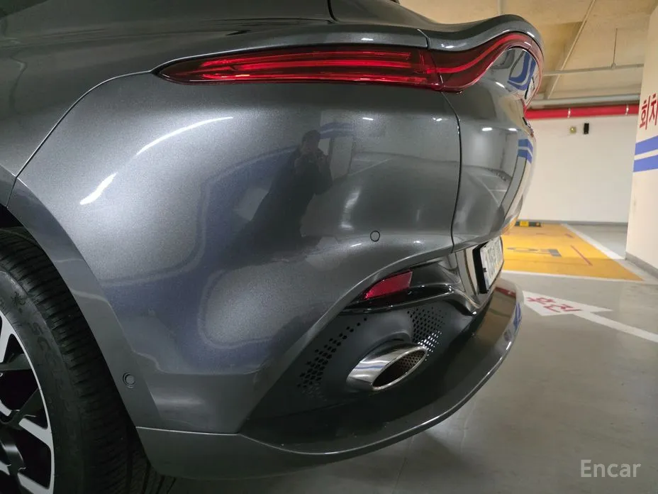 Aston Martin DBX 2020 4.0 V8