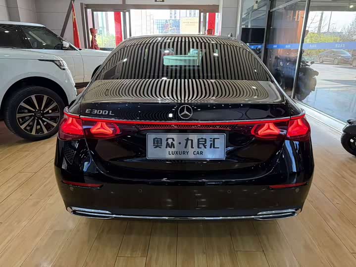 Zdjęcie 9 - Mercedes-Benz E-Class