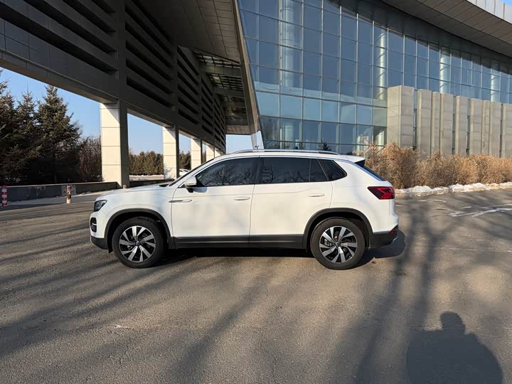 Volkswagen Tayron 2022 2022款 280TSI 两驱豪华智联版
