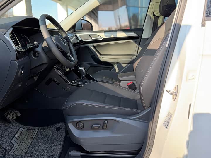 Volkswagen Tayron 2022 2022款 280TSI 两驱豪华智联版