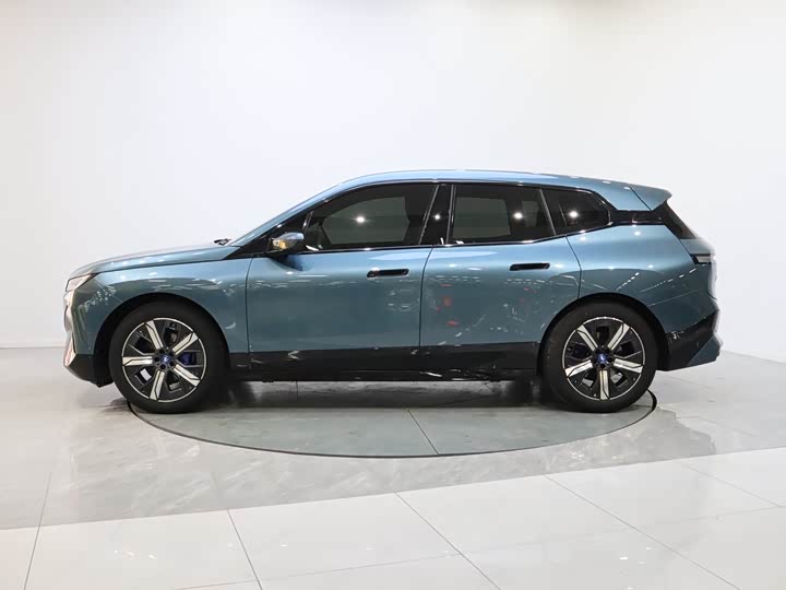 2023 BMW iX