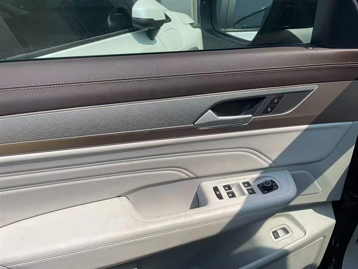 Фото 3 - Volkswagen Tavendor