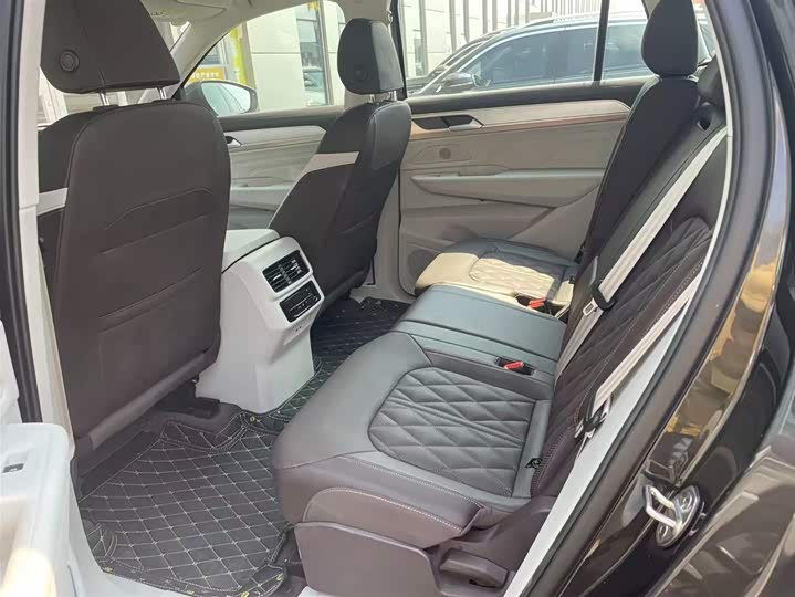 Фото 4 - Volkswagen Tavendor