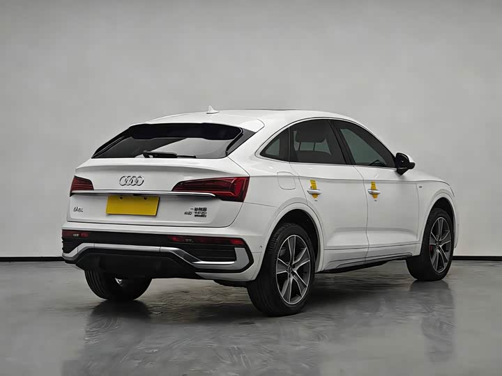 Фото 5 - Audi Q5L Sportback