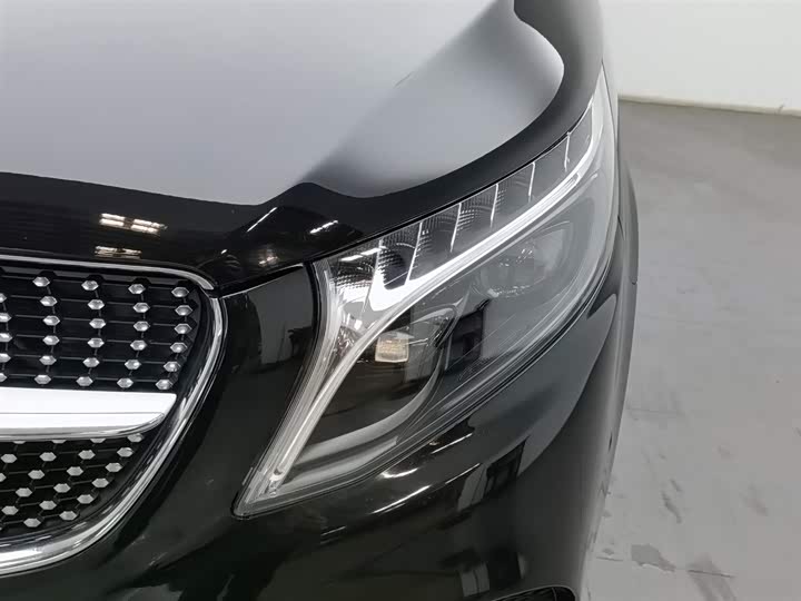 Mercedes-Benz V-Class 2022 2022款 V 260 L 长轴距豪华版
