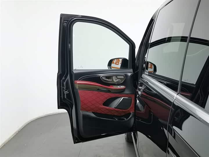 Mercedes-Benz V-Class 2022 2022款 V 260 L 长轴距豪华版