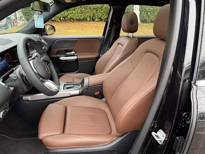Фото 8 - Mercedes-Benz GLB-Class