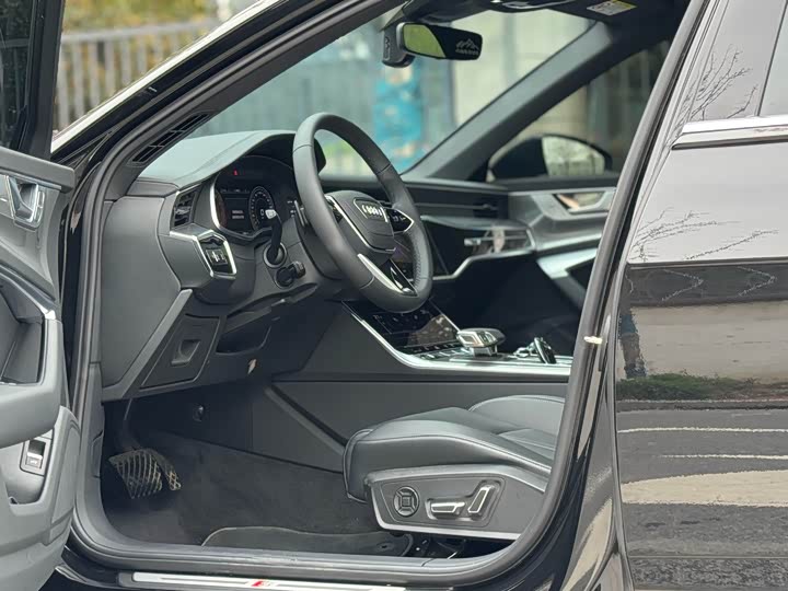 صورة 8 - Audi A6L
