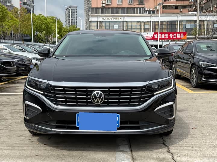 Фото 2 - Volkswagen Passat