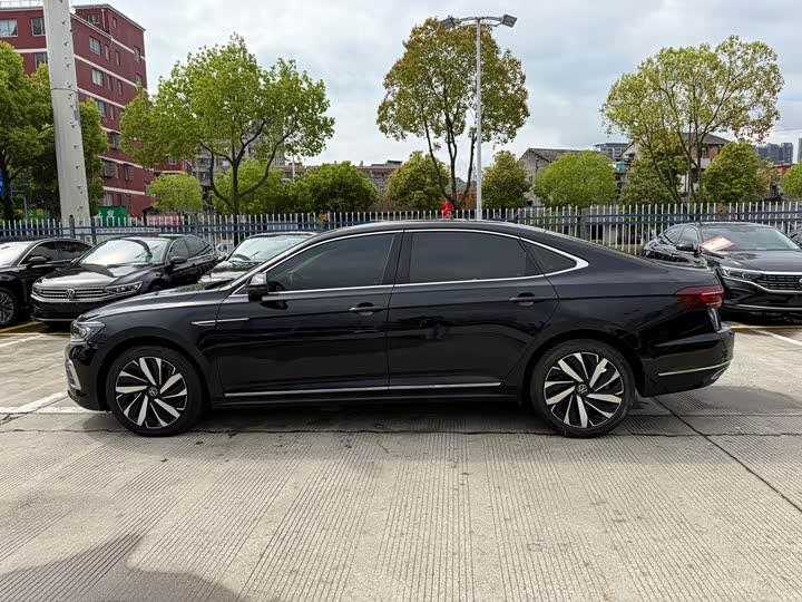 Фото 4 - Volkswagen Passat