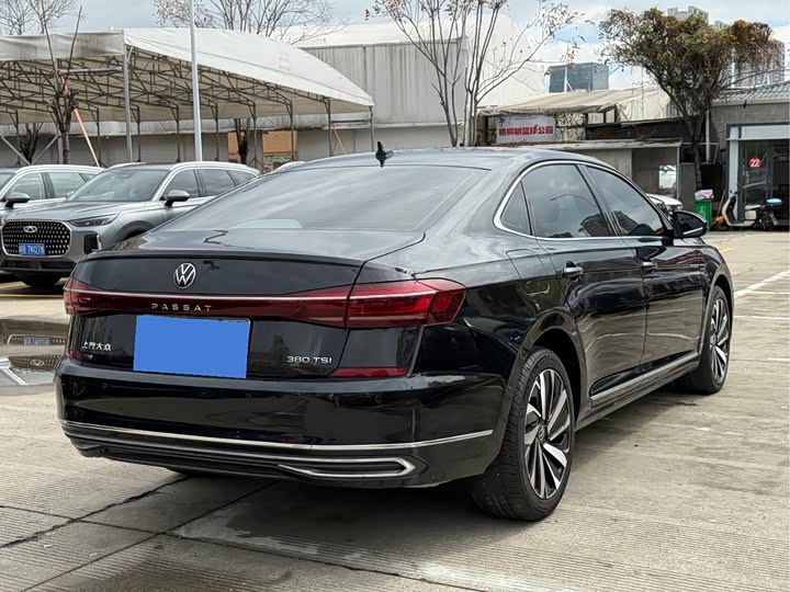 Фото 7 - Volkswagen Passat