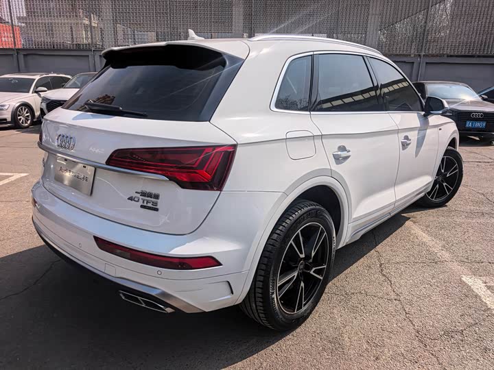 Фото 4 - Audi Q5L